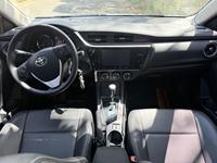 Популярный подержанный автомобиль: Toyota Corolla 2017 года, 1.2T S-CVT GL, бензин, 116 л.с., 185 Нм, экономичный, в отличном состоянии.