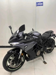 Motos <span class=keywords><strong>d</strong></span>'<span class=keywords><strong>occasion</strong></span> QJ MOTOR SRK600 Sportives 600cc à essence, Motos <span class=keywords><strong>de</strong></span> route, État impeccable, Esthétique haut <span class=keywords><strong>de</strong></span> gamme - Product Image 4