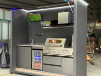 Cuisine extérieure au design moderne avec abri, barbecue extérieur, armoire de cuisine extérieure en acier inoxydable