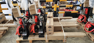 Transpaleta eléctrica completa de 1,5 toneladas y 1500kg con producto de carretilla elevadora eléctrica con batería de litio de fácil operación - Product Image 5