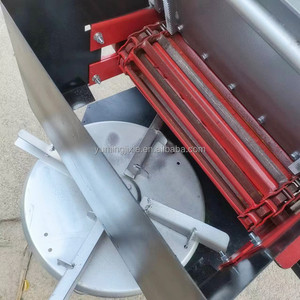 Tractor Pto Driven Dry Stiure Spreader Machine Tanque de fertilizante de acero inoxidable Esparcidor de fertilizante orgánico a la venta - Product Image 2