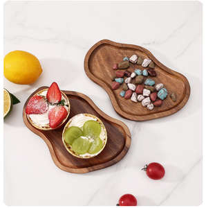 Plateaux en bois d'acacia naturel faits à la main plateaux de service en bois pour la nourriture grand plateau de collation irrégulier Super vente - Product Image 1
