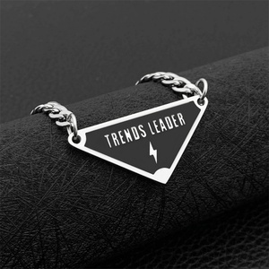 Collier Hip Hop de luxe en émail, chaîne cubaine en acier inoxydable, collier triangle - Product Image 2
