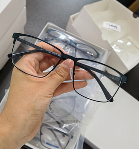 Mix assort occhiali da vista in metallo inossidabile <span class=keywords><strong>con</strong></span> montatura da vista in metallo di alta qualità casuali <span class=keywords><strong>con</strong></span> marchio - Product Image 3