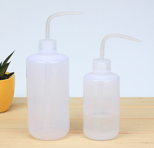 Bouteilles à presser en plastique Capacité de 250ml 500ml Bouteilles de lavage Utilisations dans les bouteilles à bouche de laboratoire Étiquettes en plastique Outils d'<span class=keywords><strong>arrosage</strong></span> de sécurité - Product Image 2