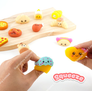 12 styles de jouets anti-stress extensibles pour jeu d'imitation culinaire : crème glacée, pizza, gâteau, jouets à presser miniatures souples et mignons en forme de fast-food - Product Image 4