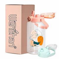 Logo personnalisé 64 oz bouteille d'eau en verre borosilicate demi-gallon verres avec poignée couvercle capacité 2L et manchon pour adultes