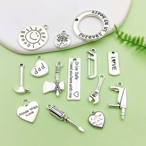Antique <b>Silver</b> Alloy <b>Charms</b> Heart Shape DIY Jewelry Accessories For Creative <b>Bracelet</b> Necklace Gift Unisex - Product Image 4