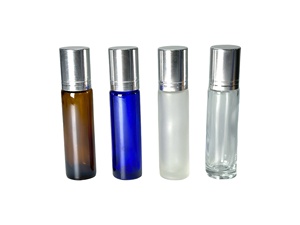 Bouteille en verre Rollerball personnalisée en gros avec boules roulantes en <span class=keywords><strong>pierre</strong></span> naturelle peut emballer de l'huile de massage pour SPA personnel à la maison - Product Image 5