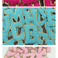 Patchs lettres 3D thermocollants en chenille dorée scintillante A-Z légers pour vêtements, chapeaux, sacs, chaussures (52 couleurs, taille unique)