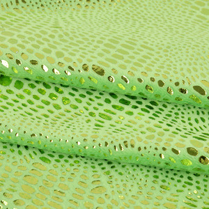 Tela <span class=keywords><strong>de</strong></span> terciopelo PV <span class=keywords><strong>de</strong></span> pelo largo con patrón <span class=keywords><strong>de</strong></span> piel <span class=keywords><strong>de</strong></span> serpiente, con estampado en relieve y transferencia térmica plateada para juguetes, terciopelo Peacock - Product Image 6