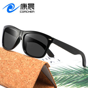 Gafas de Sol Cuadradas Negras para Hombre Conchen, Montura de PC, Lentes TAC con Protección UV400, para Viajes, Conducción y Atuendos Modernos - Product Image 1