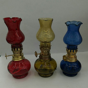 100ml 200ml Old Fashioned Rouge Vert Bleu Pot Vide Bouteille En <span class=keywords><strong>Verre</strong></span> <span class=keywords><strong>Lampe</strong></span> À Huile Lanterne Avec Mèches Maison Table Décor Lampes À Huile - Product Image 4