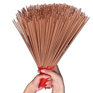 Bâtonnets d'encens en bois de santal naturels faits à la main pour usage religieux, offrandes bouddhistes, culte à domicile - Product Image 2