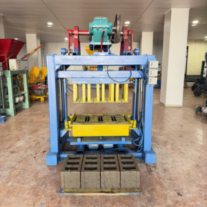 Machine à Briques Automatiquement Améliorable, à Vendre <span class=keywords><strong>en</strong></span> <span class=keywords><strong>Afrique</strong></span>, Utilisant la Chaux pour la Fabrication de Briques et de Blocs - Product Image 3