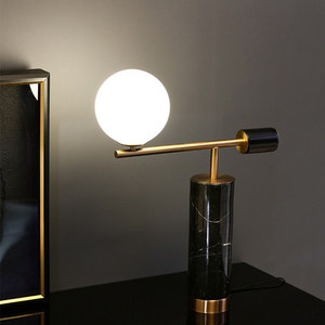 Lampe de table moderne de luxe Hullxine, abat-jour en verre, base en marbre, pour salon ou chambre à coucher - Product Image 2
