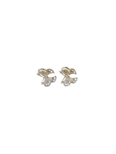 Orecchini a Perno con Fiore e Diamante Taglio Brillante Rotondo, Gioielli Classici da Donna - Product Image 1