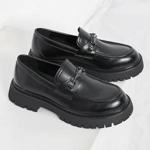 Novedad 2025: Mocasines <span class=keywords><strong>de</strong></span> <span class=keywords><strong>charol</strong></span> para hombre con suela gruesa, plataforma, punta redonda y detalles metálicos, ideales para vestir o uso casual. - Product Image 5