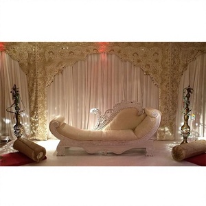 Nouveau style de canapé-bateau pour mariage asiatique, en bois de teck léger, taille personnalisée, fabricant de meubles de mariage en Inde - Product Image 1