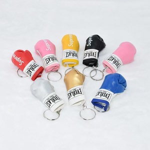 Thời Trang Nhựa <span class=keywords><strong>PVC</strong></span> Mini Găng Tay Đấm Bốc Keychain Ba Lô Phụ Kiện Và Quà Tặng Mặt Dây Chuyền Knuckles Keychain - Product Image 1