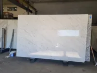 Marbre Bianco Carrara italien naturel poli, grandes dalles modernes pour carreaux de sol, comptoirs de cuisine, escaliers et panneaux muraux