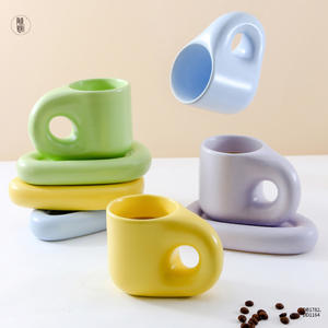 ชุดกาแฟเซรามิกสไตล์นอร์ดิกทรงไม่สมมาตร สีเขียว สำหรับดื่มชายามบ่าย - Product Image 3