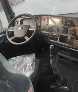 Moins cher Stock Nouveau 2024 Tête de remorque de camion lourd FAW J7 JH6 6x4 Diesel CNG Camions tracteurs - Product Image 6