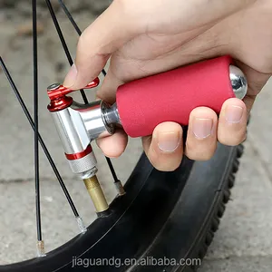 Taşınabilir 16g kartuş CO2 şişirme acil Mini bisiklet lastiği pompa için yol dağ bisiklet bisiklet lastikleri için
