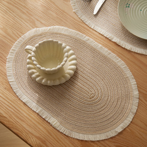 Mantel individual ovalado tejido estilo japonés con borlas, aislante del calor, de poliéster y algodón, para uso en la mesa de comedor. - Product Image 3
