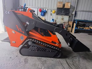 รถตักล้อยางแบบสกิดสเตียร์พร้อมเครื่องยนต์ดีเซล EPA น้ำหนัก 1780 กก. ดีไซน์ใหม่ รับน้ำหนักได้ <span class=keywords><strong>475</strong></span> กก. พร้อมมอเตอร์และปั๊ม แบริ่ง อุปกรณ์เสริม แบคโฮ - Product Image 4