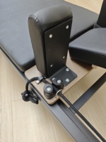 Appareil de Pilates pliable pour la maison avec système de poulie à cordes pour l'entraînement en studio et les séances de fitness à domicile