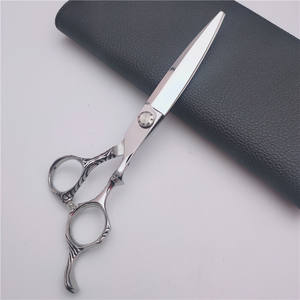 Tijeras de Peluquería Profesionales de 7 Pulgadas con Mango de Dragón para Diestros, Personalizables, para Belleza y Peluquería - Product Image 3