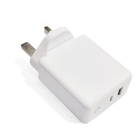 Adaptor Perjalanan Universal 65W GaN dengan 3 Port (Tipe-C + USB) Pengisian Cepat Perlindungan OTP/OVP untuk Ponsel & Tablet Listrik