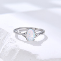 Vente en gros de bagues en argent sterling 925 avec opale blanche ovale, bague ouverte réglable avec zircone cubique pour femmes, bijoux fins, cadeau