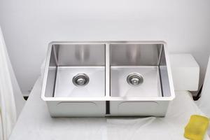 Évier de cuisine commercial fait à la main, grand double bac, acier inoxydable 304, forme carrée, sous plan, avec robinet en option - Product Image 3