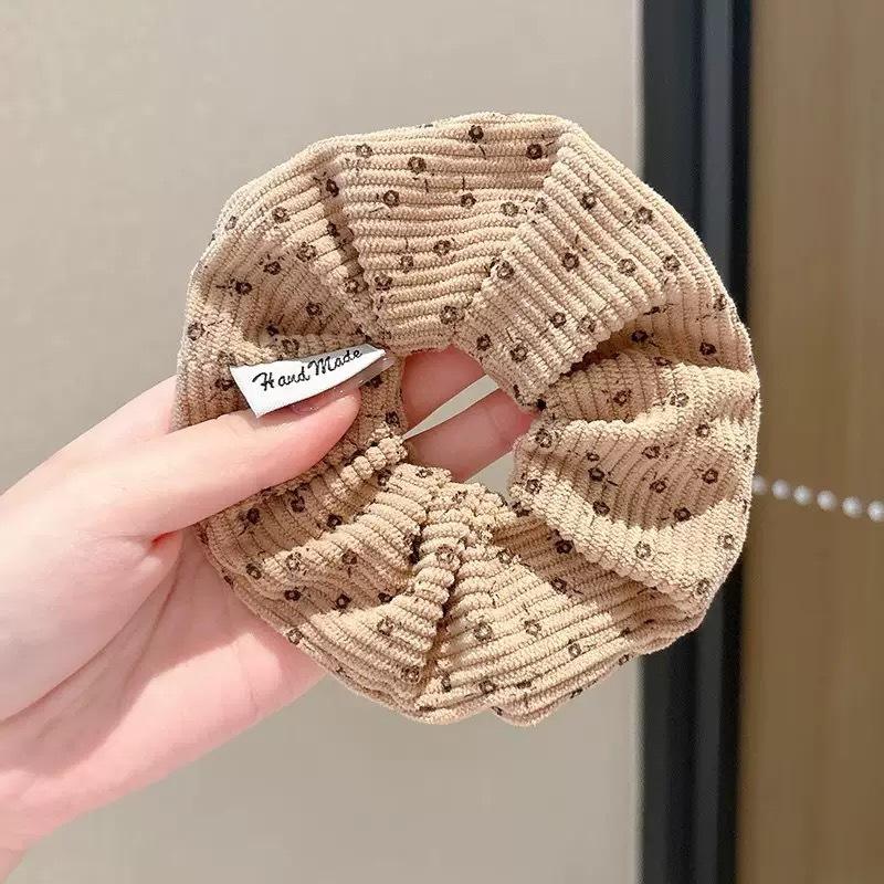 กางเกงผ้าลูกฟูกสีเขียวขี้ม้าลายดอกไม้