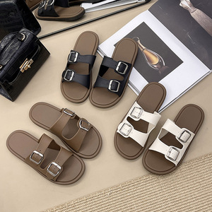 Zapatos de playa de suela blanda, versátiles y a la moda, para usar con pantuflas planas informales para mujer. - Product Image 3