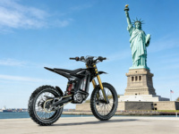 2026 26KW XE PRO R Arctic Leopard XE PRO R 74V 60AH Version tout-terrain Haute performance Moto électrique tout-terrain EMOTO