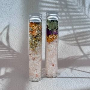 <span class=keywords><strong>Sel</strong></span> <span class=keywords><strong>de</strong></span> <span class=keywords><strong>la</strong></span> <span class=keywords><strong>Mer</strong></span> <span class=keywords><strong>Morte</strong></span> S&Soak, fleurs <span class=keywords><strong>de</strong></span> l'Himalaya, soin relaxant, spa biologique, cristal, parfum <span class=keywords><strong>de</strong></span> jasmin, <span class=keywords><strong>sel</strong></span> <span class=keywords><strong>de</strong></span> bain pour le corps, tube - Product Image 4