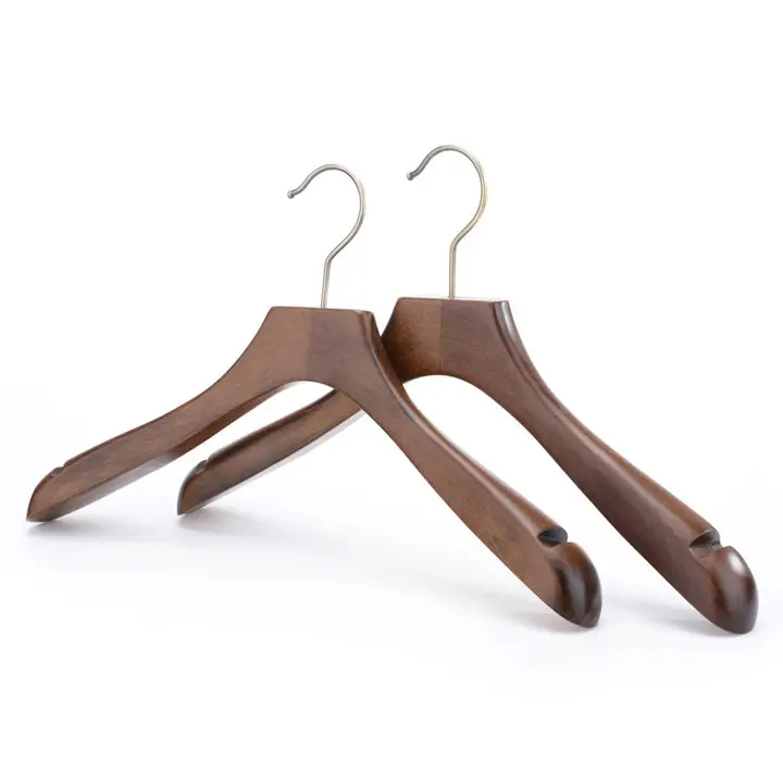 Cheap Custom Logo Gold Metal Hook Wooden Coat Hangers Suit Hangers with Non Slip Velvet Bar