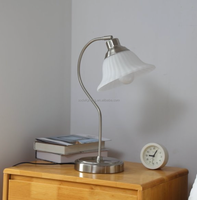Lampe de table LED décorative simple et moderne, ampoule E26, électrique, pour hôtel, fabriquée en Chine