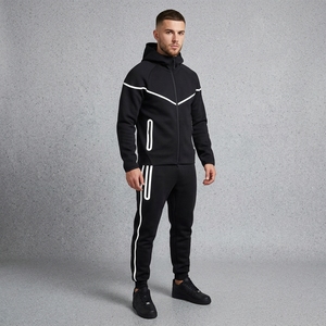 Giacca Sportiva da <span class=keywords><strong>Uomo</strong></span> N10G0K Autunno 2026 <span class=keywords><strong>con</strong></span> <span class=keywords><strong>Cappuccio</strong></span>, Strisce Riflettenti e Design Casual - Product Image 1