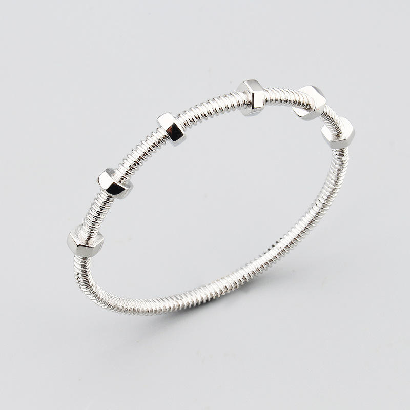 สร้อยข้อมือทองคำขาว