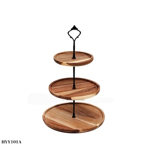 Vaisselle de restaurant incassable Plateau à gâteau en bois à trois niveaux de qualité alimentaire - Product Image 1
