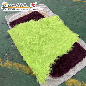 พรมขนสัตว์มือสองสไตล์วินเทจย้อนยุคขายส่ง KingAAA แบบยกม้วน คละแบบ พรมฟูมือสองจำนวนมาก จากร้านขายของมือสอง Ukay Ukay - Product Image 2