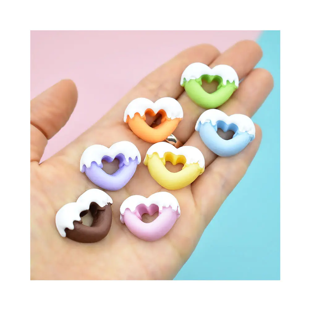 Mini kalp şekli çikolata Donuts gıda Flatback reçine Charms balçık dolgu Dollhouse Diy el sanatları için telefon kılıfı buzdolabı dekorasyon