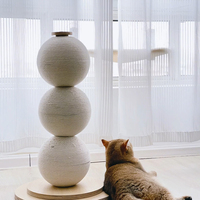 Nuevo diseño: Rascador vertical para gatos con columna de agarre, resistente a arañazos, desgaste y desprendimiento de material, con bola.