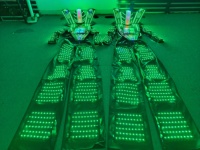 Disfraz de Robot con Zancos LED RGB con Pantalla de Texto, Traje de Robot Iluminado con Zancos para Espectáculos en Escenarios y Calles