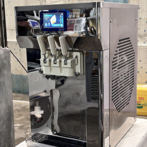 ราคาเครื่องทำไอศกรีมนุ่ม 3 หัวจ่าย เครื่องทำไอศกรีมแบบหลอด - Product Image 3