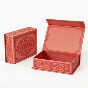 Scatole Regalo in Cartone con Logo Personalizzato, Chiusura Magnetica Nera di Alta Qualità - Product Image 1